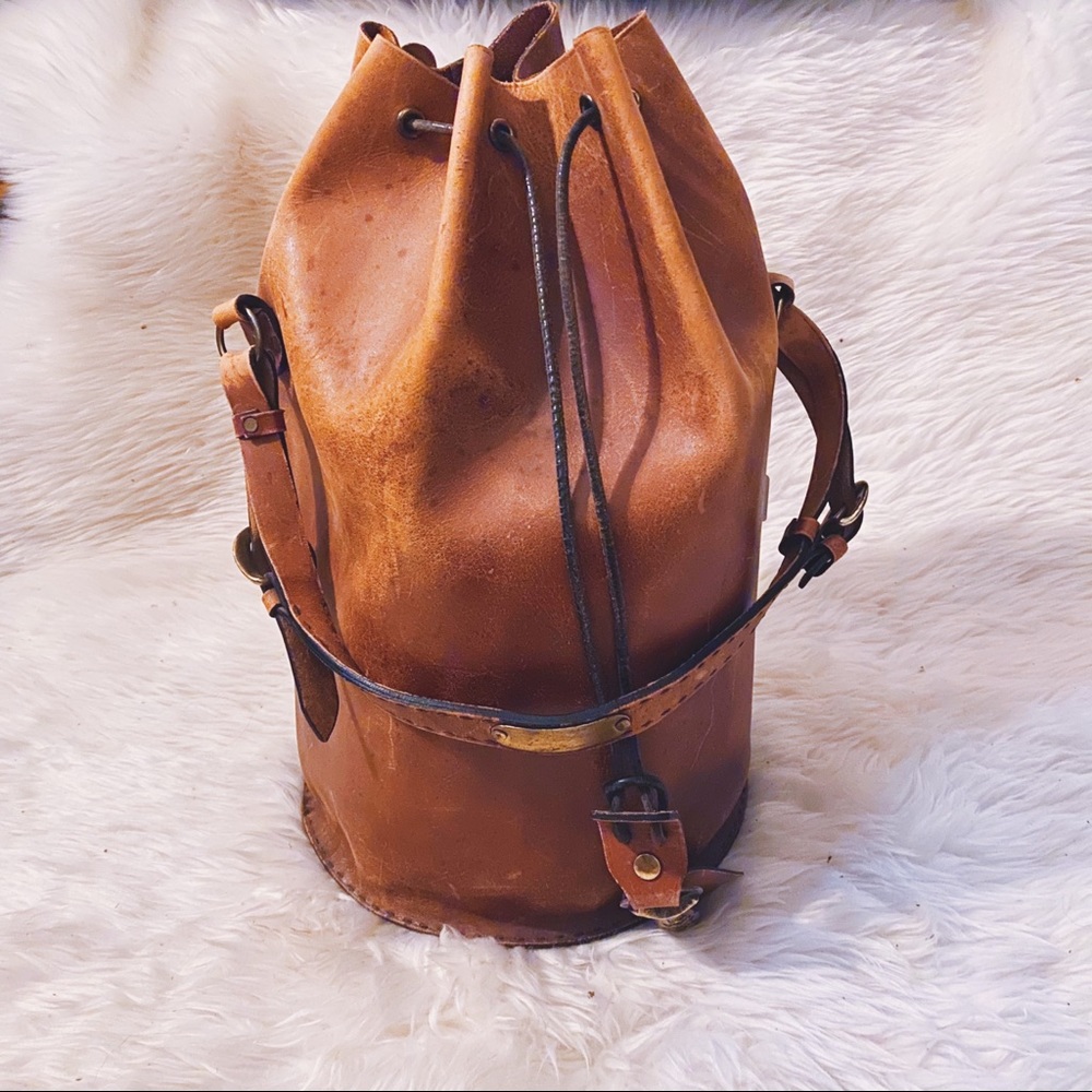 VTG Argentinian  leather drawstring bucket bag.